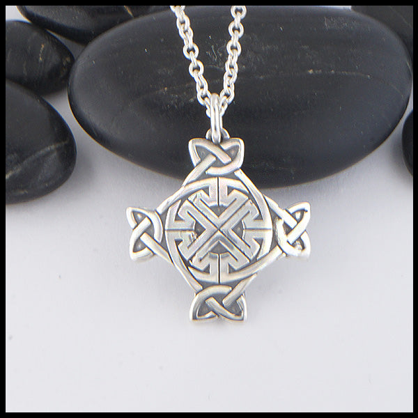 MacDurnan cross pendant in sterling silver. 