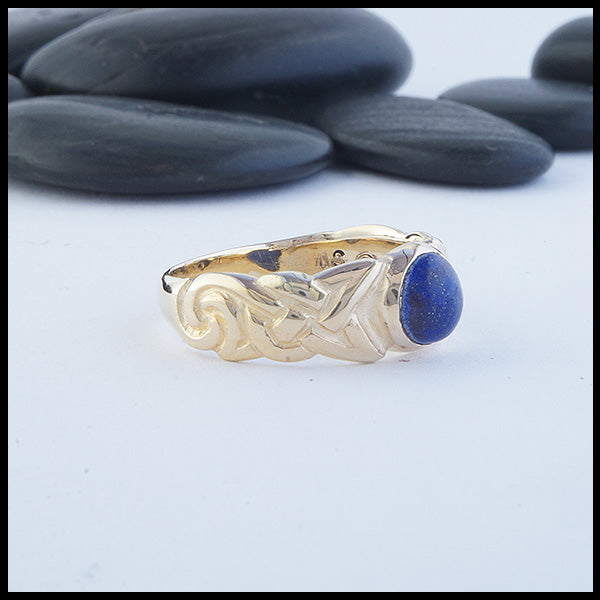 Custom Ban Tigherna Ring in Gold with Lapis