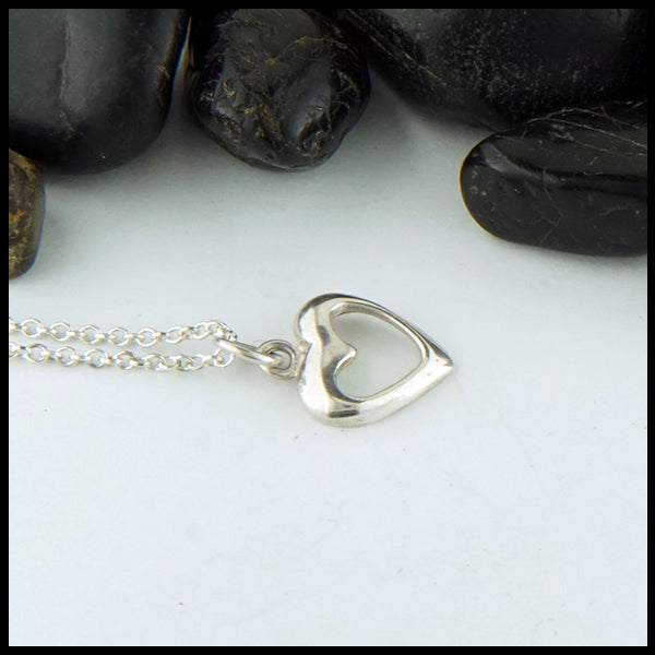 Simple Heart pendant in silver