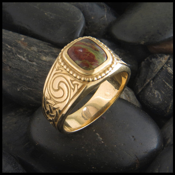 Churaich Ring with Stones in 14K Gold