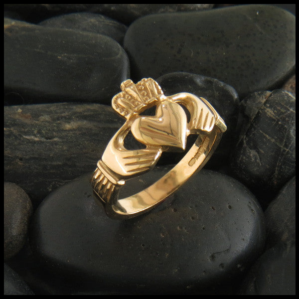 Traditional Claddagh Celtic Ring in 14K Gold