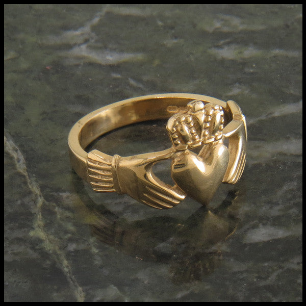 Traditional Claddagh Celtic Ring in 14K Gold