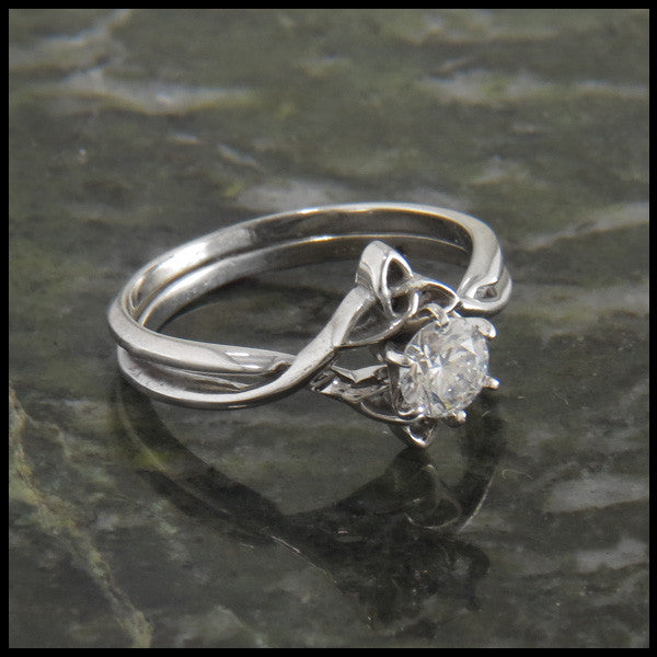 Triquetra Interlocking Engagement Ring Wedding Set with Sapphire