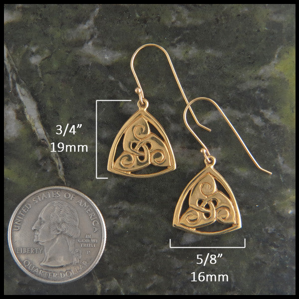 Triskele drop earring in 14K Gold