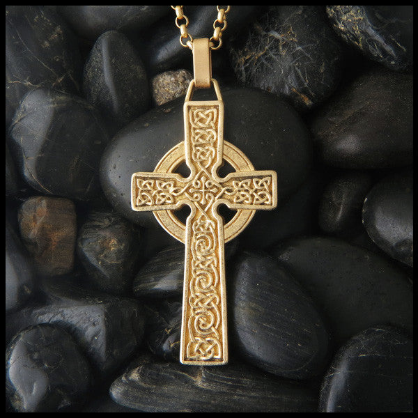 Detailed Celtic Cross in 14K Gold