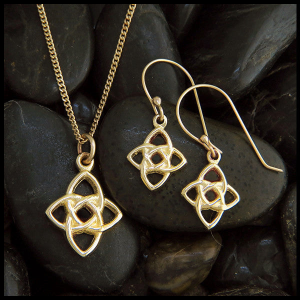 Starlight Knot Pendant and Earring Set in Gold