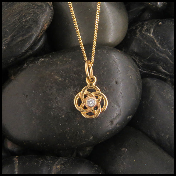 Dainty Josephine's knot Pendant in Gold