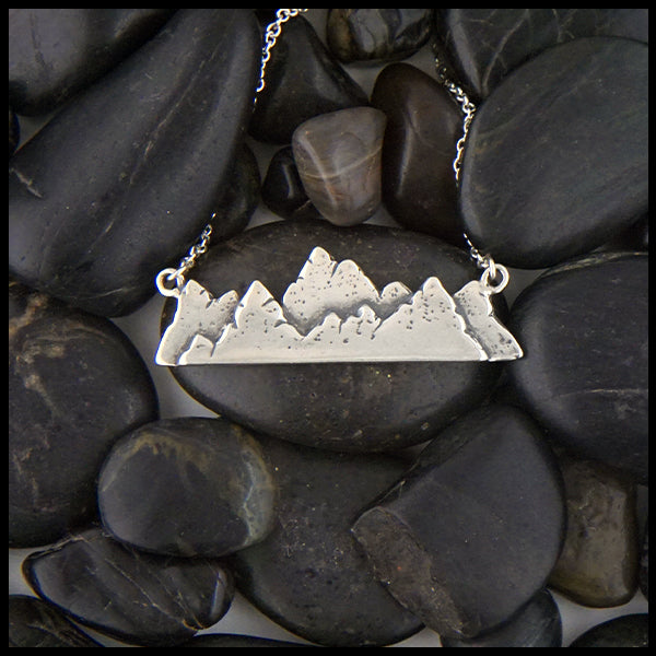Highland mountain bar pendant